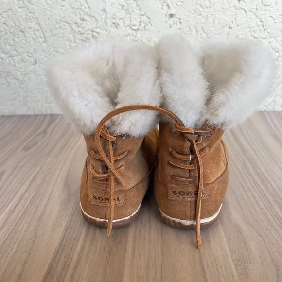Sorel Women's Brown Boots with Cream Fur - Picture 3 of 14